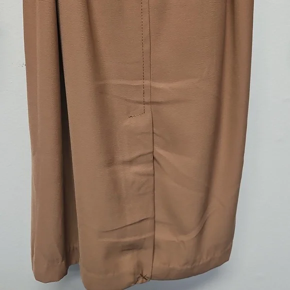 Elie Tahari Lightweight trench coat. - Picture 3 of 7